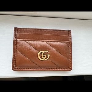 GUCCI LIKE NEW GG Marmont matelassé card case